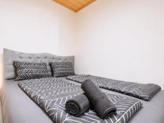 Comfortable Private Rooms in 4BR Apartment Near FAC Platz - 6