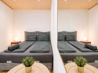 Comfortable Private Rooms in 4BR Apartment Near FAC Platz - 5