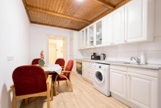 Comfortable Private Rooms in 4BR Apartment Near FAC Platz - 6