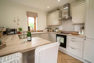 Apple Blossom Barn, Luxury Stay, Sleeps x4 - 9