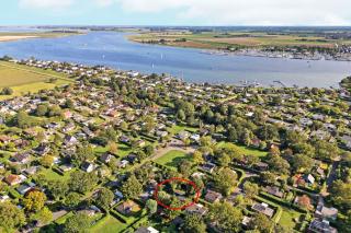 Peace, quiet and green near the lake and the sea in Zeeland! 7 people - 6