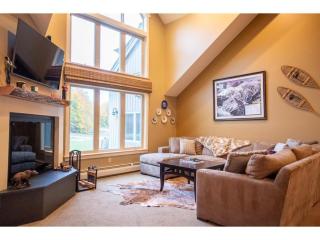 Okemo Mountain Escape 3BR Luxury Trailside Access - 0