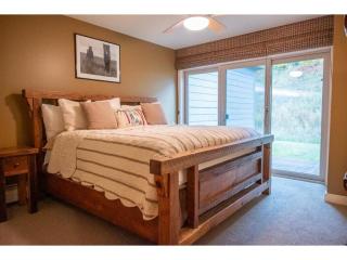 Okemo Mountain Escape 3BR Luxury Trailside Access - 8