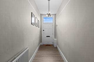 Charming home,Ps4,Parking,Contractors,King bed,Trafford Center - 5
