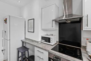 Charming home,Ps4,Parking,Contractors,King bed,Trafford Center - 1