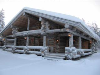 Riekkoveska - Spacious 4BR Villa for Families - 0