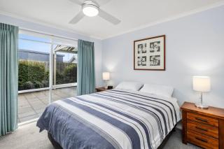 Bristol Beach House - BYO Linen - 3