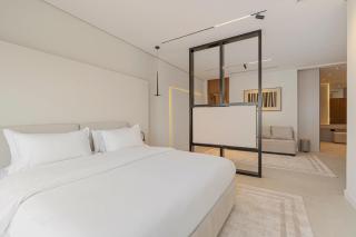 Exquisite Apartment Curated for Pure Comfort - 1