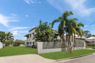 Private Upstairs Stay w/ Deck & Boat Ramp - 5