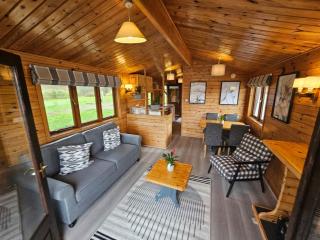Salhouse Broads Lodge Houseboat - 6