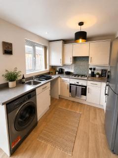 Coventry Contractor Stay, Sleeps 5, Free Parking - 4