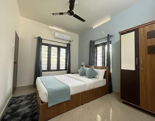 VAR- Zen Haus- AC 5BHK, Pvt Garden, 8 Min to Beach - 8