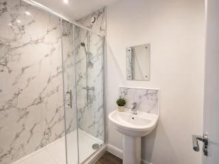 ST11, Canterbury Ensuite, Parking, Shared Kitchen - 5