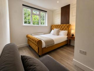 ST11, Canterbury Ensuite, Parking, Shared Kitchen - 3