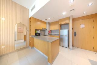 Private 1-Bedroom with living room apartment - Balcony - 2