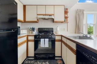 2BR Winterplace Ski Condo with Fireplace Hot Tubs - 2