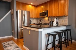 3-BR Winterplace Ski-In Ski-Out Okemo Condo w Loft - 6