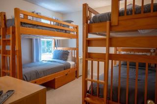Okemo Ski Condo 3BR Loft Sleeps 10 with Fireplace - 3