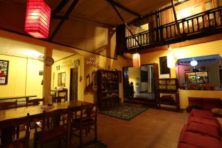Delilah's Cafe and Hostel - 8