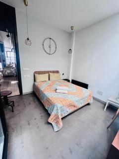Large Modern Industrial Loft Close to Beaches - 1