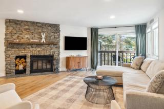 Elegant 3BR with Fireplace & Shuttle to Slopes - 0