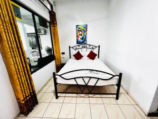 Shanith Guesthouse Negombo , beach road - 5