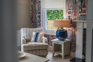 Homefield, Luxury 5-Bed Villa in Kingswear, Devon - 2