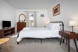 Quaint 3BR Home 8 Minutes to Okemo Mtn - 4
