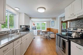 4BR Lakeside Retreat 4 Minutes from Okemo - 9
