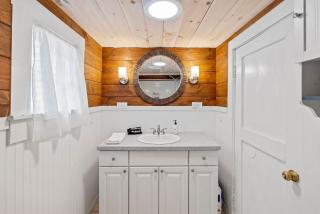 4BR Lakeside Retreat 4 Minutes from Okemo - 7