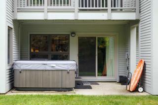 Inviting Ski-In Ski-Out Condo at Okemo Hot Tub - 5