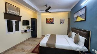 Hotel South Embassy 2 Min Walk From Durgabai Deshmukh South Campus Metro Station - 2