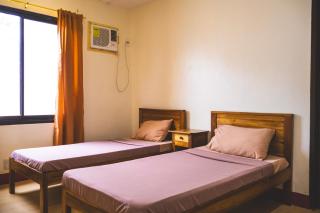 Aeyyyy travellers inn - 1
