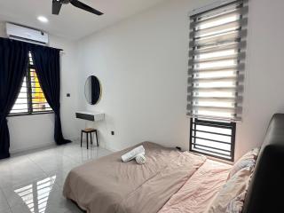 The i-Molek Stay-10pax, New Home - 2