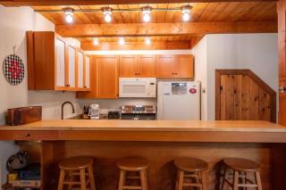 Charming Okemo Home Hot Tub Fireplace Sleeps 9 - 8
