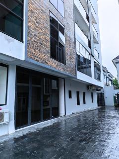 Luxury 1Bedroom & Parlor Central GRA Ikeja - 9