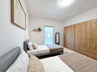 Huge 4BR House with Rooftop just 5min to Valletta - 1