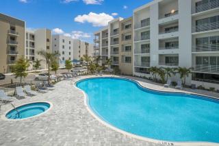 Downtown Oasis Poolside Condo Patio Gym - 8