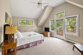 Luxury Okemo Lodge half mile to Slopes Sleeps 14 - 6