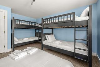Luxury Okemo Lodge half mile to Slopes Sleeps 14 - 2