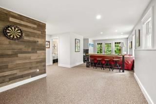 Luxury Okemo Lodge half mile to Slopes Sleeps 14 - 1