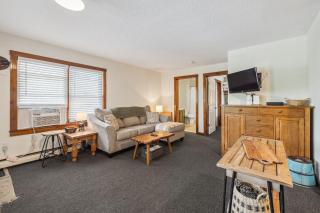 Quaint 1BR Getaway 2 Minutes to Okemo Mountain - 4