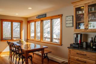 Mountainside 5BR Ski-In Ski-Out Okemo Retreat - 5