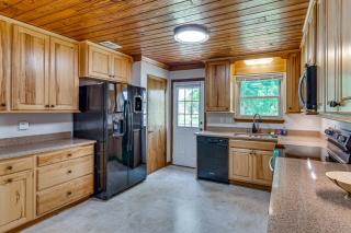 Mary Esther Family Home, 9 Mi to Navarre Beach! - 2
