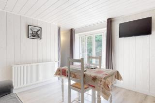 L'Ermitage - Jura - TV - 6