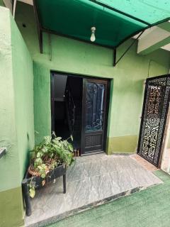 Penthouse - 15 mins from International Airport - 5