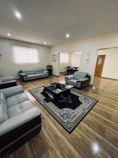 Penthouse - 15 mins from International Airport - 6