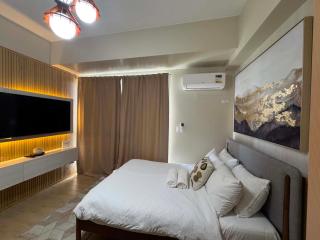 The Palladium - Studio with Balcony - 4
