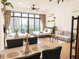 -Lake View- Mount Austin IKEA Toppen 10 mins - A110 - 5