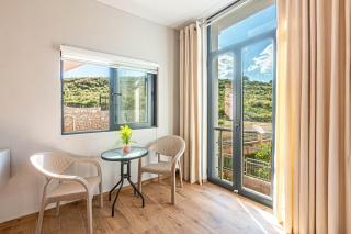 Sea Breeze Suite 24 Llaman - KITCHEN, Free Parking - 3 people - 4